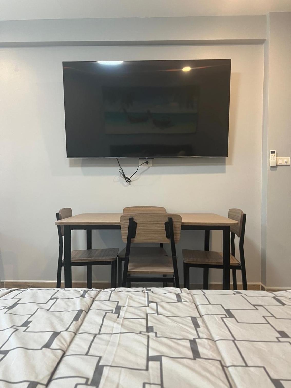 Apartment Casa - Quality 28 Sqm - Close To - Living Room, Kitchen, Private Bathroom, King Bed, 65 Inch Tv With Smart Tv, Free Wi-fi *