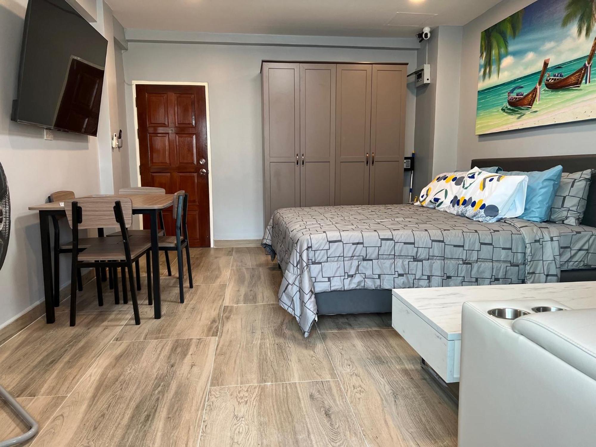 Casa - Quality 28 Sqm - Close To - Living Room, Kitchen, Private Bathroom, King Bed, 65 Inch Tv With Smart Tv, Free Wi-fi Apartment